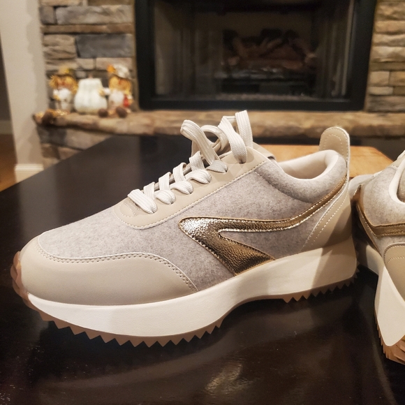 Dolce Vita Bynx Bossy Sneakers-NWT - Picture 4 of 10